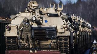 САЩ разполагат танкове Abrams близо до Русия