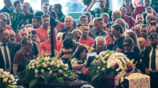 Цяла Италия плаче! Започна траурната церемония след трагедията в Генуа (СНИМКИ)