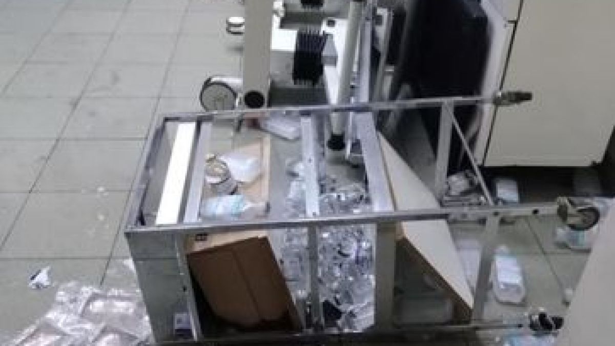 Шок в Перник! Варварски потрошиха спешния център, ченгета предотвратили нещо още по-страшно (СНИМКИ)