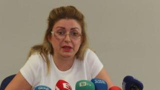Стана ясно какво пише в оставката, която шефката на Агенцията по вписванията хвърли на Цецка Цачева