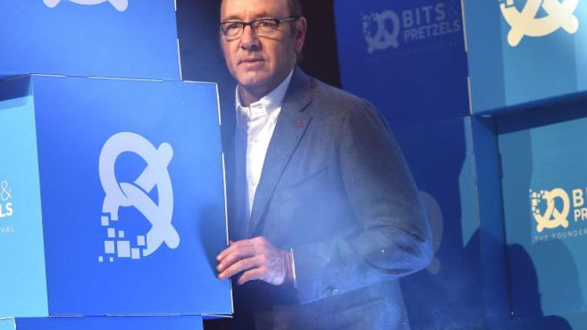 Обвиненият в изнасилване на момченца Кевин Спейси преживя най-катастрофалната премиера в живота си