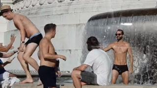 Позорна и гола гледка насред Вечния град (ВИДЕО)