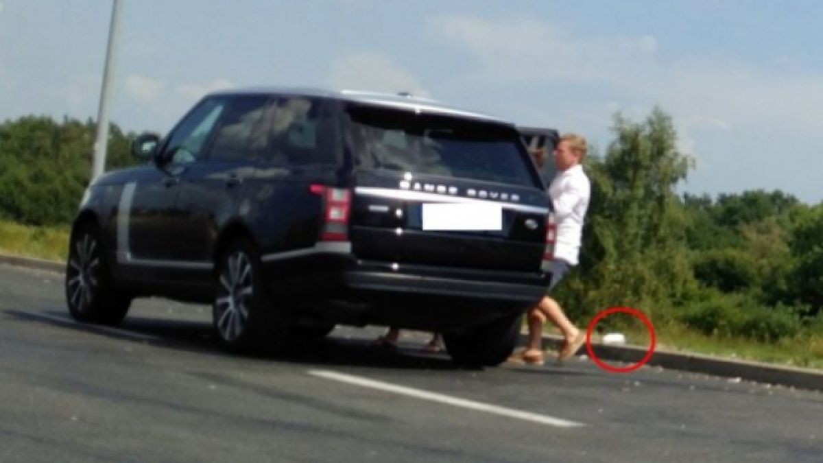 Изловиха бременната щерка на Виктор Орбан да върши голяма простотия на бензиностанция в Хърватия (СНИМКИ)