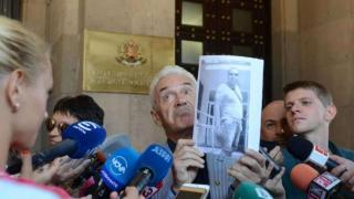 Сидеров посече Симеонов: Крайно време е да престане с изпълненията в стил градски шериф