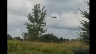 Гигантски НЛО летя в небето край Ню Йорк (ВИДЕО)