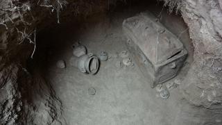 Откриха уникална непокътната гробница в маслинова горичка на Крит! Намереното вътре шокира археолозите (СНИМКИ/ВИДЕО) 