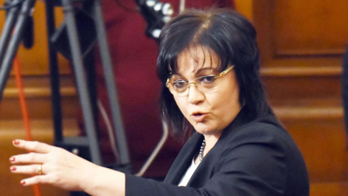 Нинова отговори на Антон Тодоров и Цветанов за оковаването с белезници от прокурор и завистта и скочи на Борисов