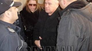 Помните ли малката Алекс, зверски удушена от съседка в Поморие? Трагична гибел застигна баща й