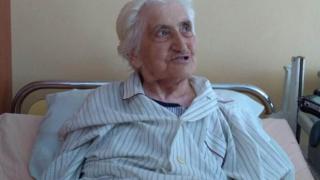 Добра новина: Русенски лекари доплатиха за скъпа тазобедрена става на бедна старица