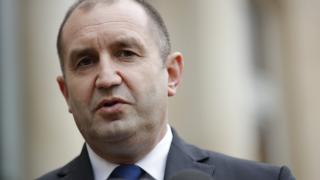 Румен Радев излезе от "Пирогов" и заяви: Трагедията до Своге е голяма, повечето пострадали са неконтактни, говорих с една жена...