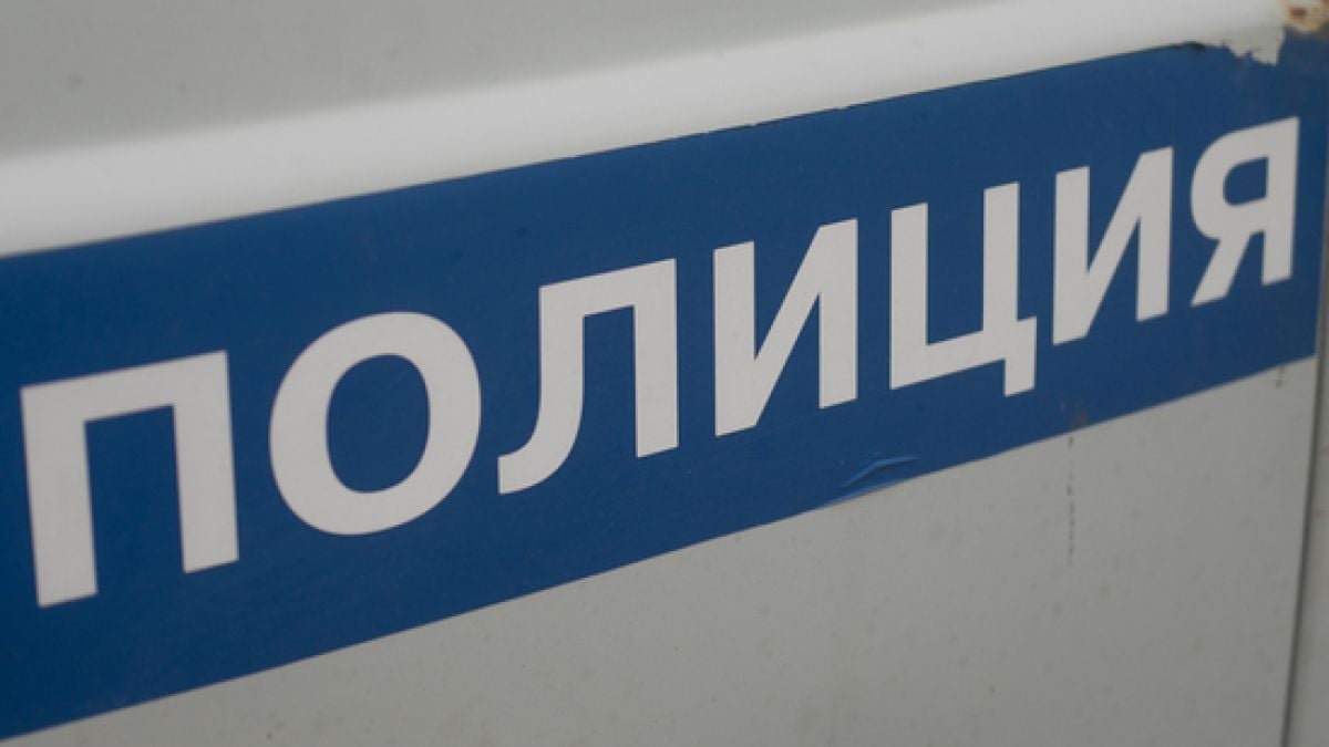 Камери заснеха как мъж изнася трупа на 14-годишна девойка от дома си след нощ със секс играчки (ВИДЕО 18+)