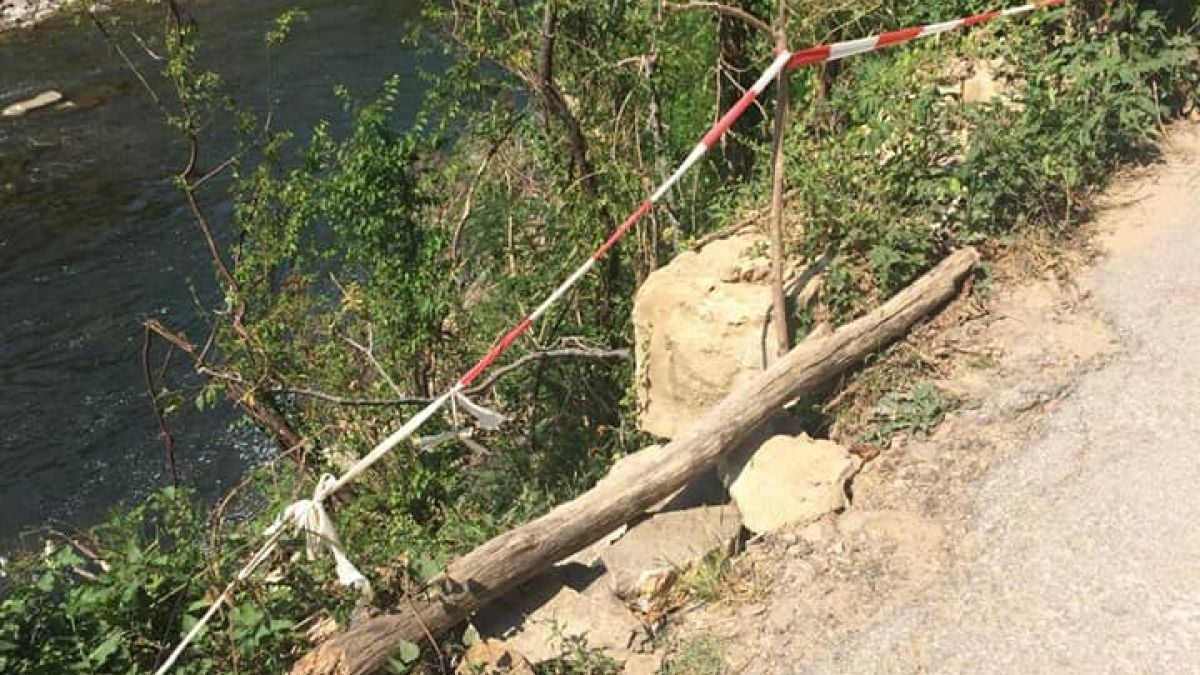 Само в БЛИЦ! Страшно, опасно, зловещо! Това е път 308 между две български села!