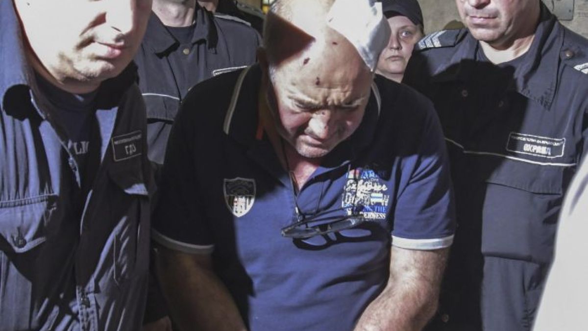 Шофьорът на обърналия се край Своге автобус с първи думи пред съда 