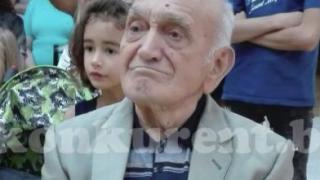 90-годишният дядо Петър смая You Tube с таланта си (ВИДЕО)