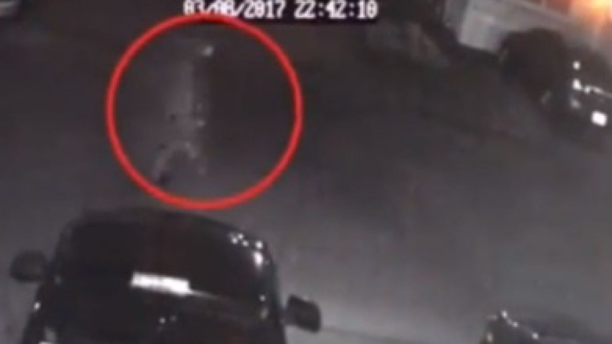 Човек се разтвори във въздуха! Семейство гледа ужасено (ВИДЕО)