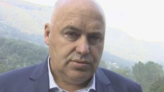 Зам.-кметът на Своге: Експерти могат да установят много лесно кой е сложил мантинелата на завоя убиец