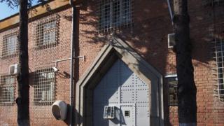 Задържаният инспектор във Варненския затвор получил 68 парични превода от близки на осъдени