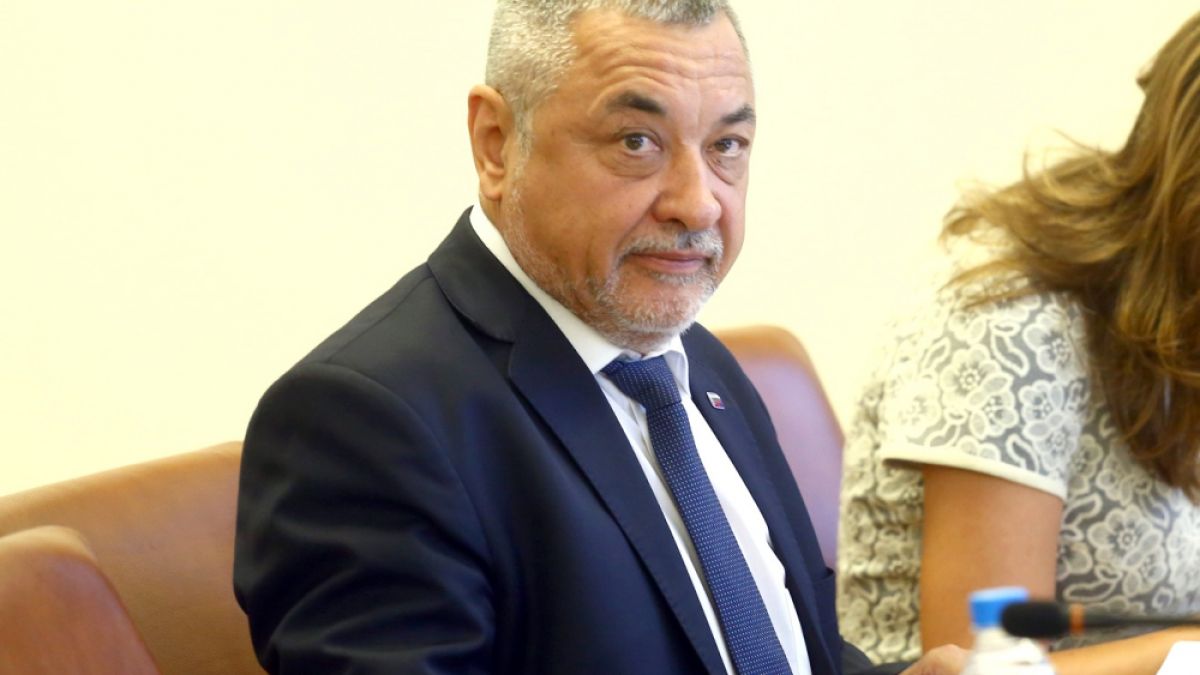 Решаващ ден: НФСБ ще умува дали да остане в управлението
