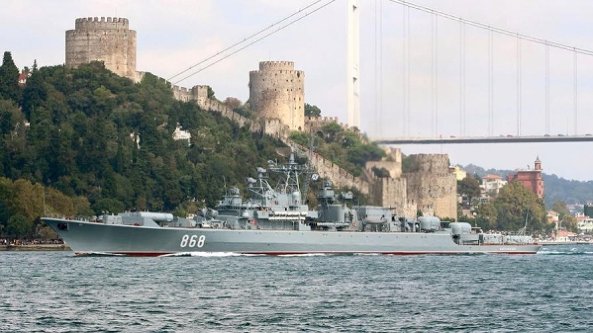 Турция вдига таксите за преминаване през Босфора и Дарданелите