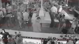 Проговориха арестувани за екшъна в плажното заведение в Бургас, изкараха невероятна версия (ВИДЕО)