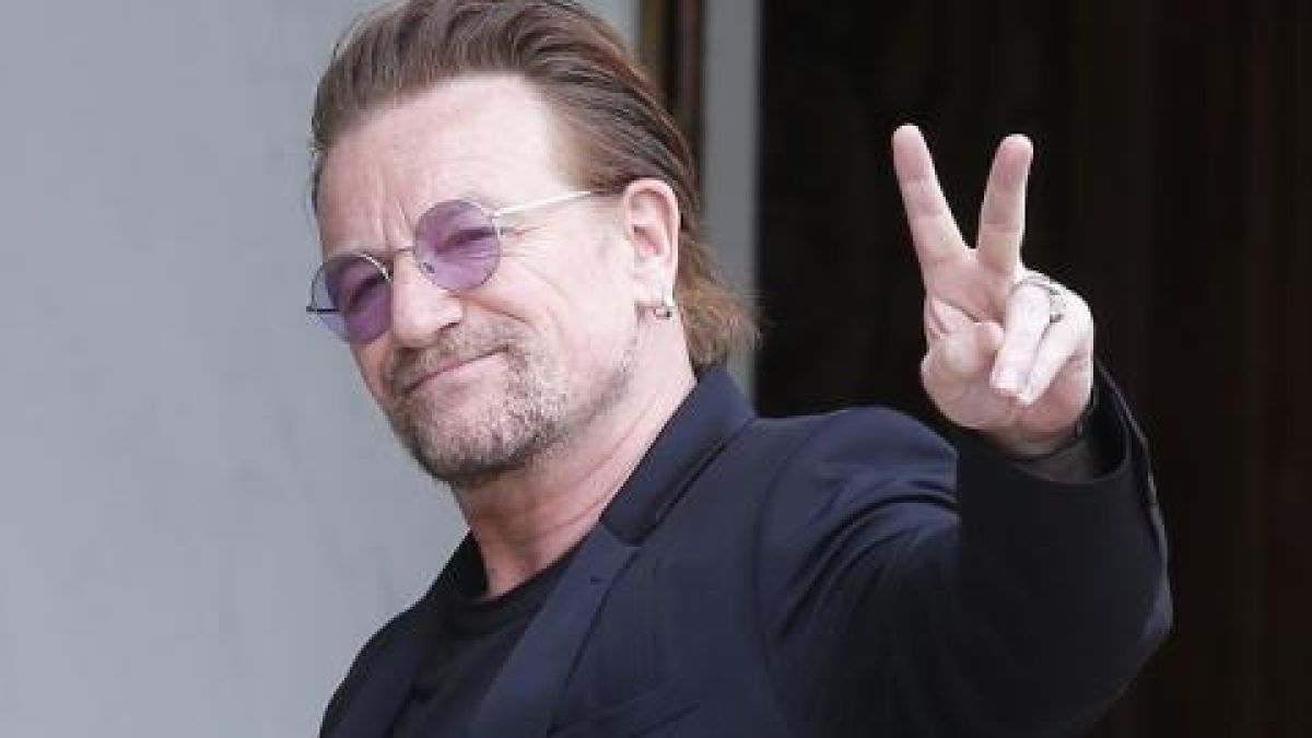 Вижте какво се случва с гласа на Боно от U2 (ВИДЕО)