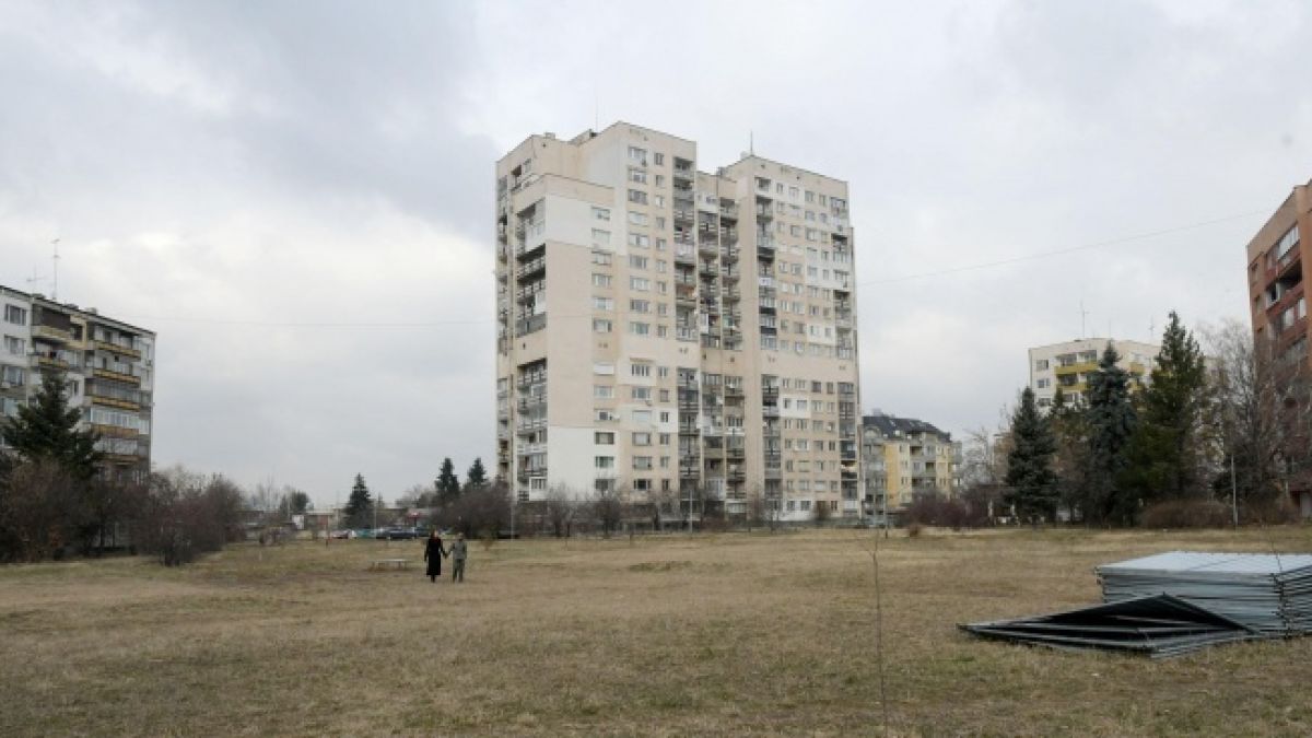 Жители на "Овча купел" излязоха на протест срещу...