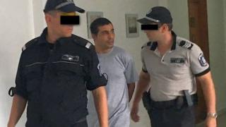 Невръстни дечица спасиха от ареста 27-годишния Христо, закопчан при полицейска блокада след бясна гонка (СНИМКА)
