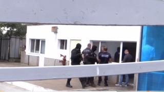 Кметът на Карнобат разказа за цеха за нелегални цигари и ареста на сина си