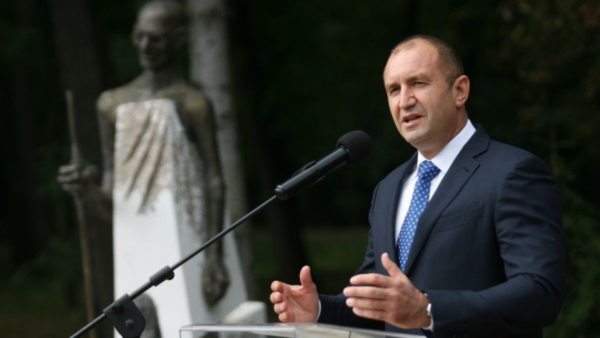 Двама президенти откриха паметник на Махатма Ганди в София (СНИМКИ)