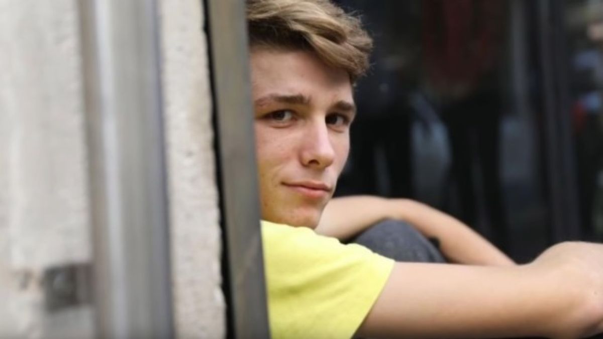 Историята на френския "Принц от улицата" впечатли всички, а после... (ВИДЕО)