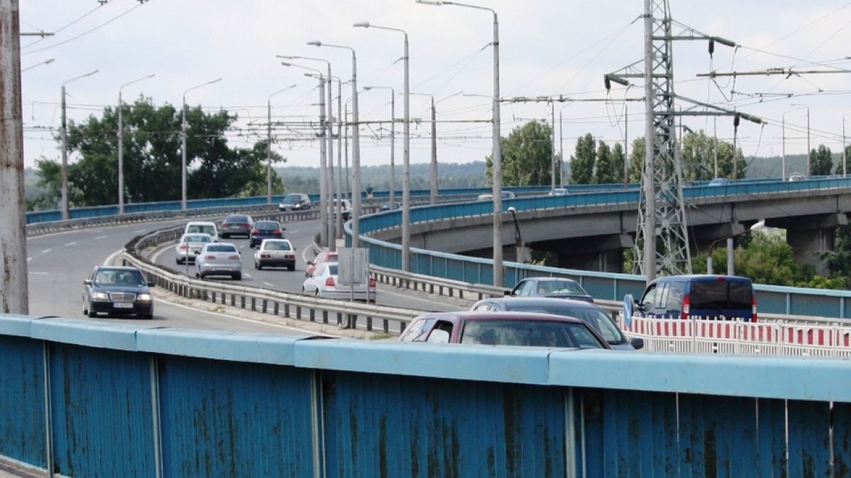 Полицейска гонка на Аспаруховия мост във Варна