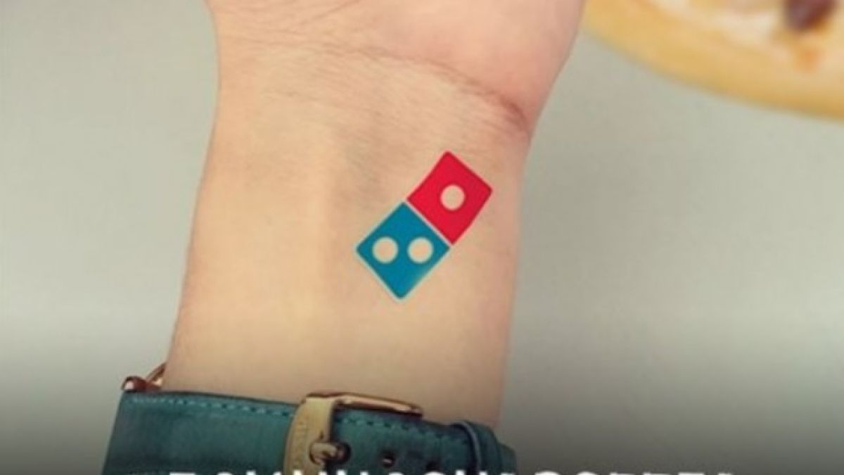 В Русия: Татуираш си Domino's - получаваш безплатна пица до живот