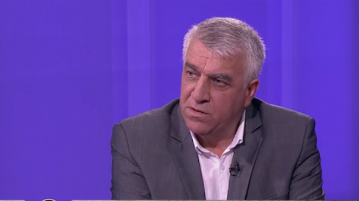 Румен Гечев: Управляващите са в ръкопашна схватка
