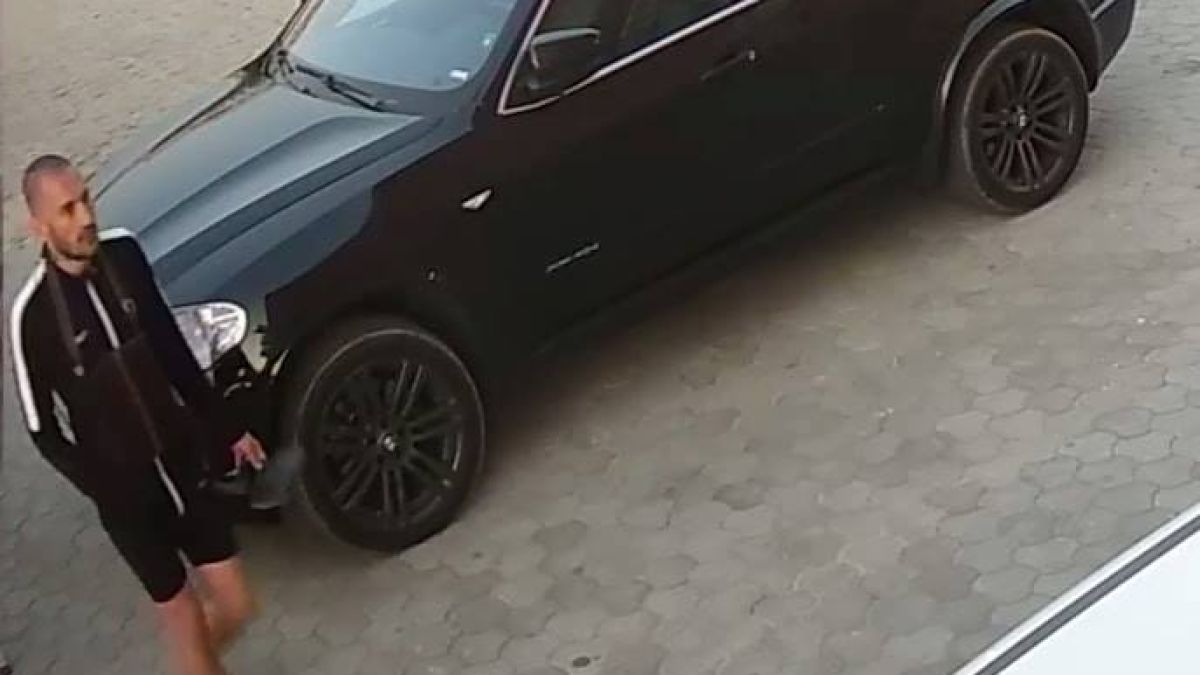 Познавате ли този мъж? Обикаля хотели в Слънчев бряг и краде (СНИМКА)