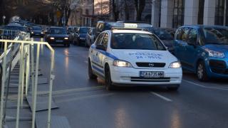 В Пловдив контрабандист се опитал да постави белезници на полицай