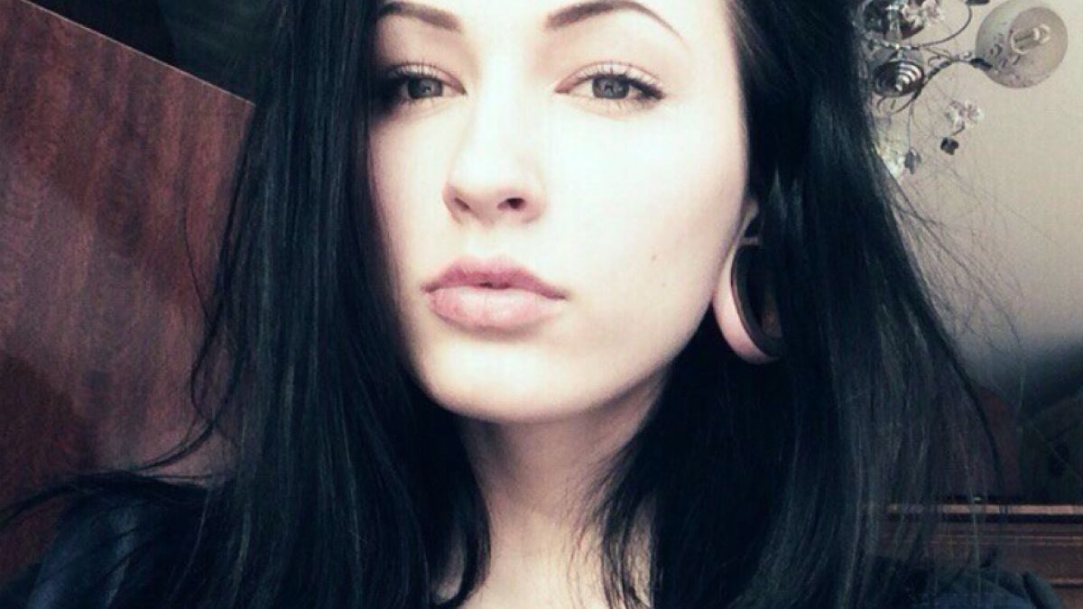 Риалити звезда се пусна чисто гола в мрежата, за да си покаже всичко. После щяла да се променя към добро (СНИМКИ 18+)