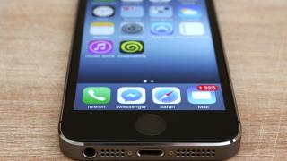 Шок! Ето кои приложения за iPhone въртят мръсна търговия с информацията къде ходим и какво правим 