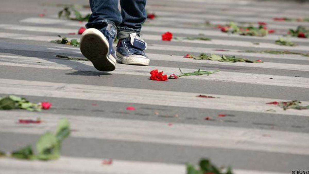 Заблеян 85-годишен пенсионер помете с висока скорост малко дете в Айтос 