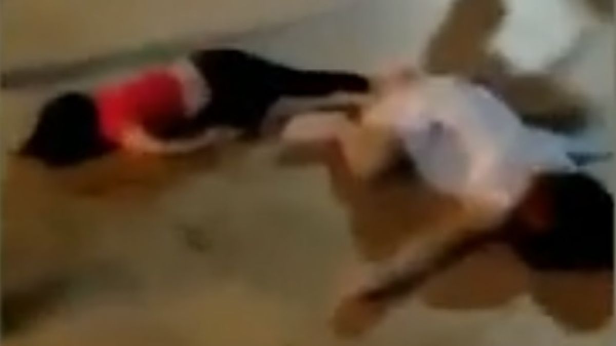 ВИДЕО 18+ от касапница с убити и десетки ранени на площад в Китай