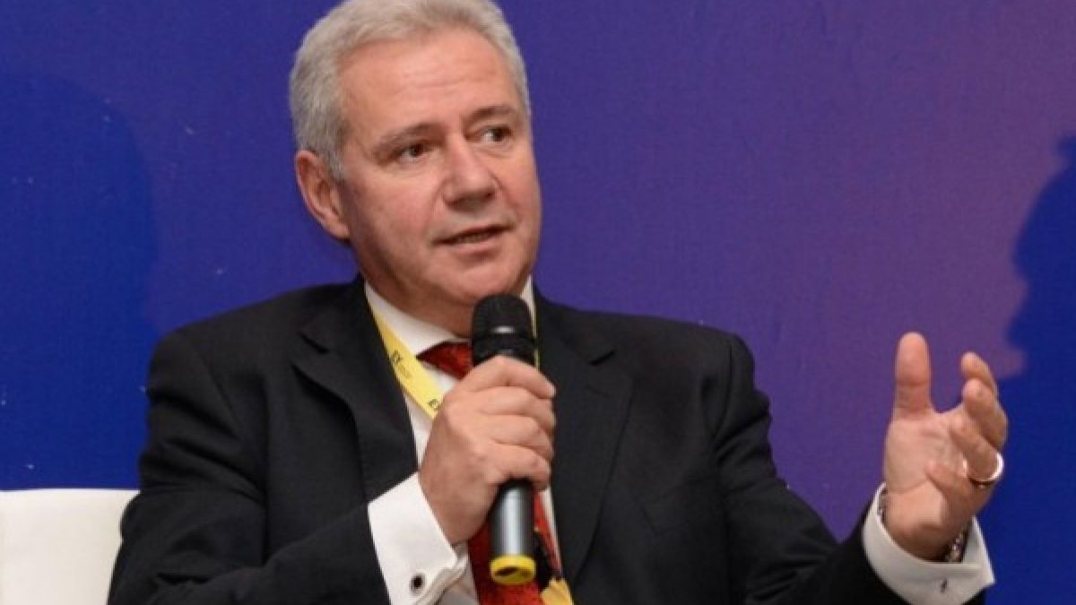Първо в БЛИЦ! КРИБ избухна срещу Капитал, организацията застана зад Манолев за транспортен министър