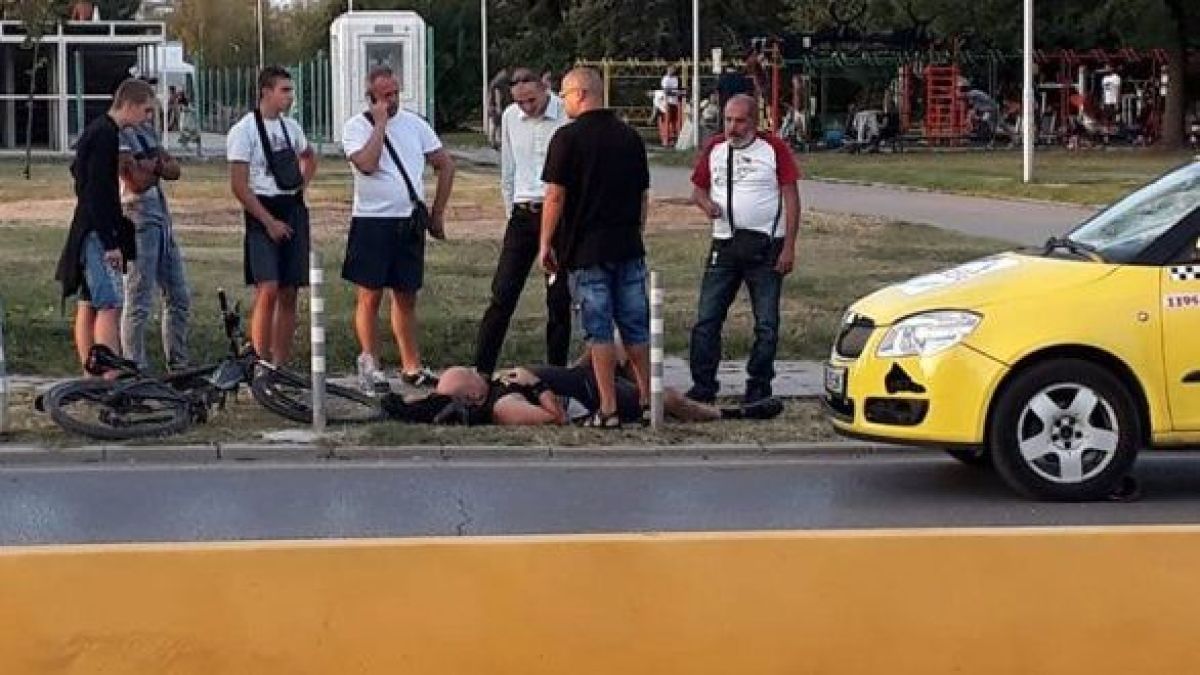 Такси отнесе момче с колело в Студентски град 