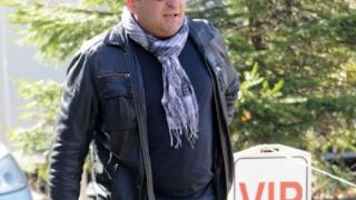 Няма да повярвате как пътува комикът милионер Тончо Токмакчиев