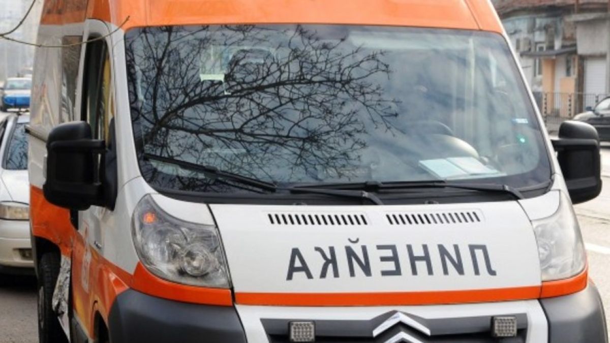 Черна неделя! Петима са в болница след тежка катастрофа на Подбалканския път