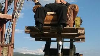 Вехтошарят Били се похвали с грозд гигант, пред който приятелите му направо онемяха (СНИМКИ)
