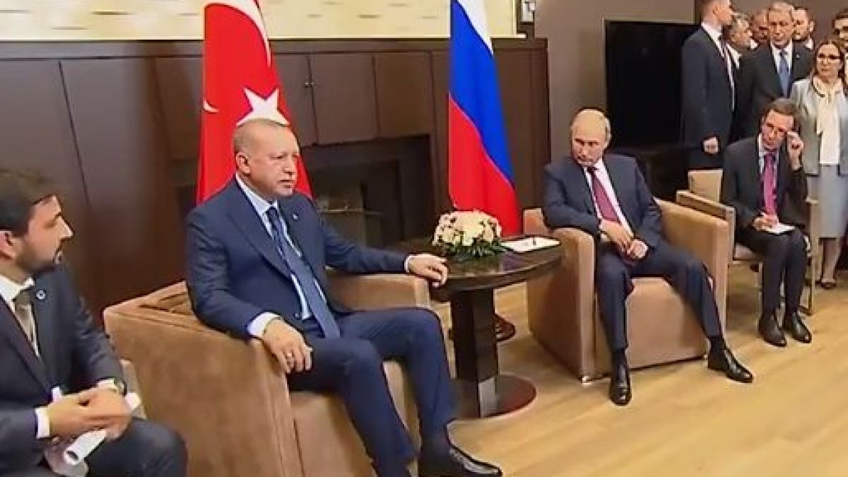 Близо 2 часа Путин и Ердоган бистриха политиката на 4 очи (ВИДЕО)