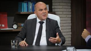 Бисер Петков разкри с колко точно ще се вдигнат пенсиите и таванът им от 1 юли 2019 г. 