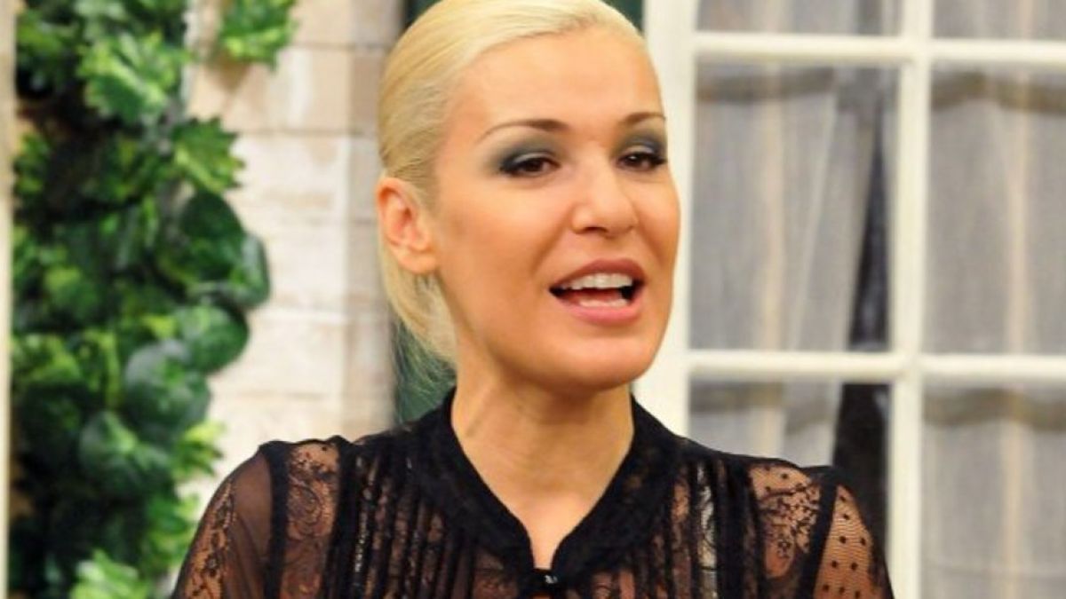 Гала на нож с Ева Веселинова! Ето защо я мрази