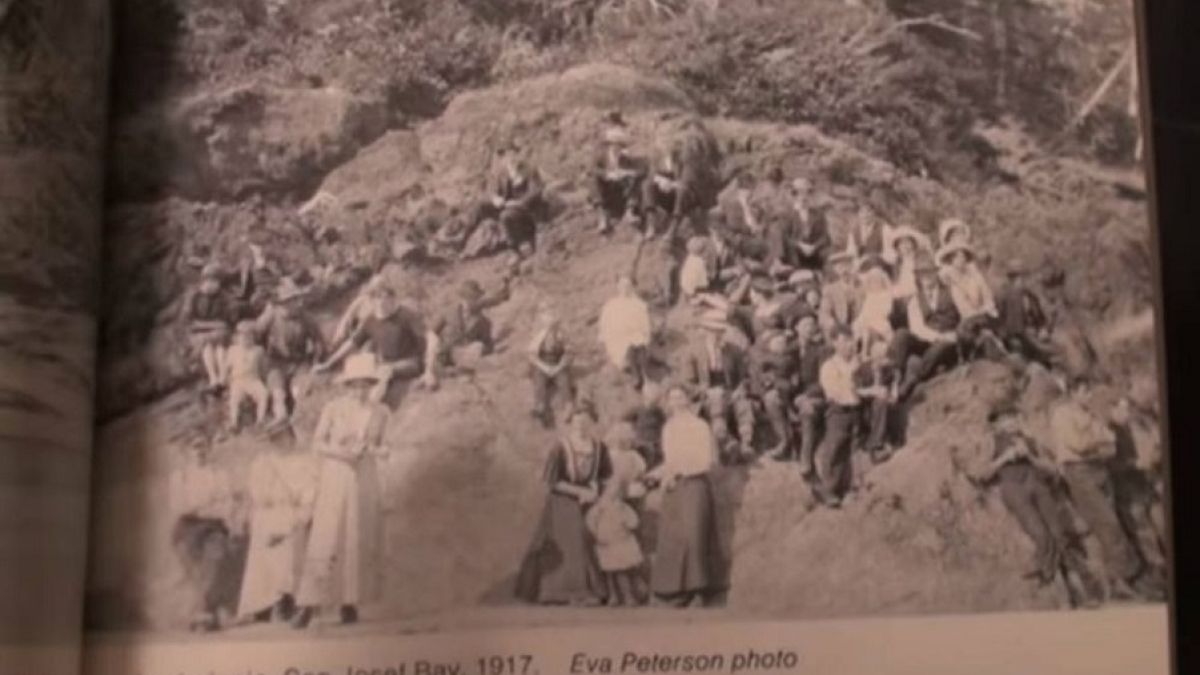 Сензация от архивите: Наистина ли този младеж на снимка от 1917 г. е пътешественик във времето
