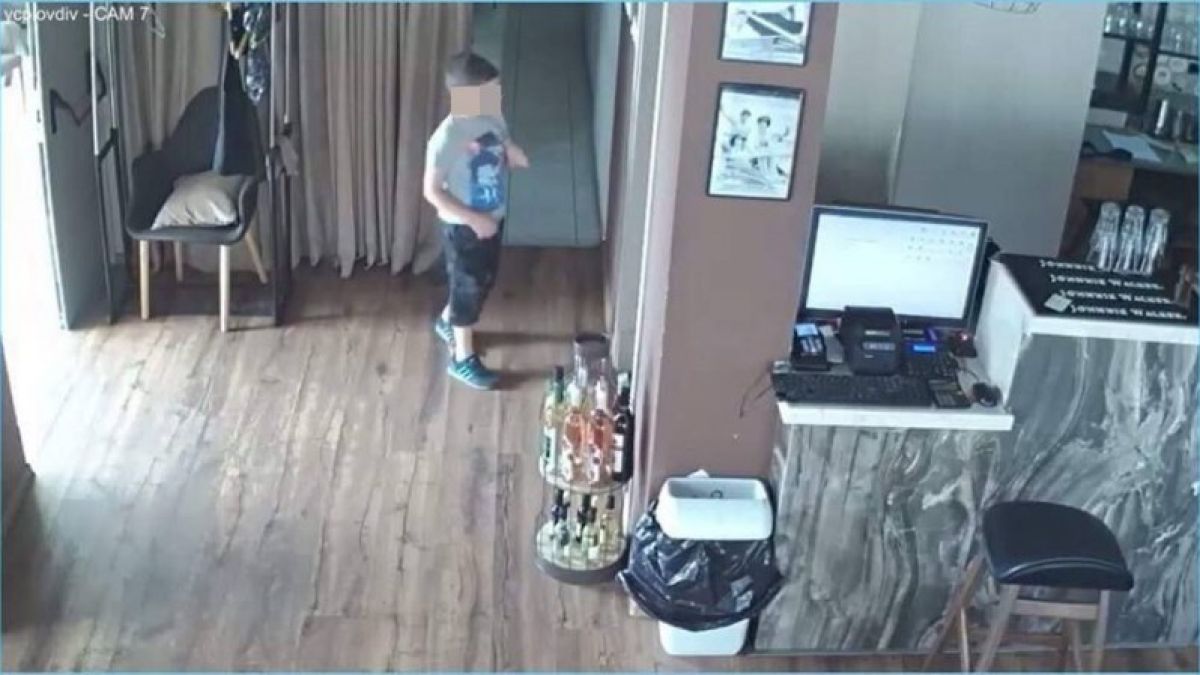 Виждали ли сте това 13-годишно дете? Направи нещо много грозно в пловдивско заведение (СНИМКИ)