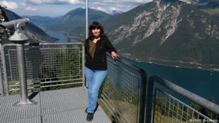 Снежана, която избра да е болногледачка в чужбина: Много е тежко, но ще продължа да работя навън, в България...